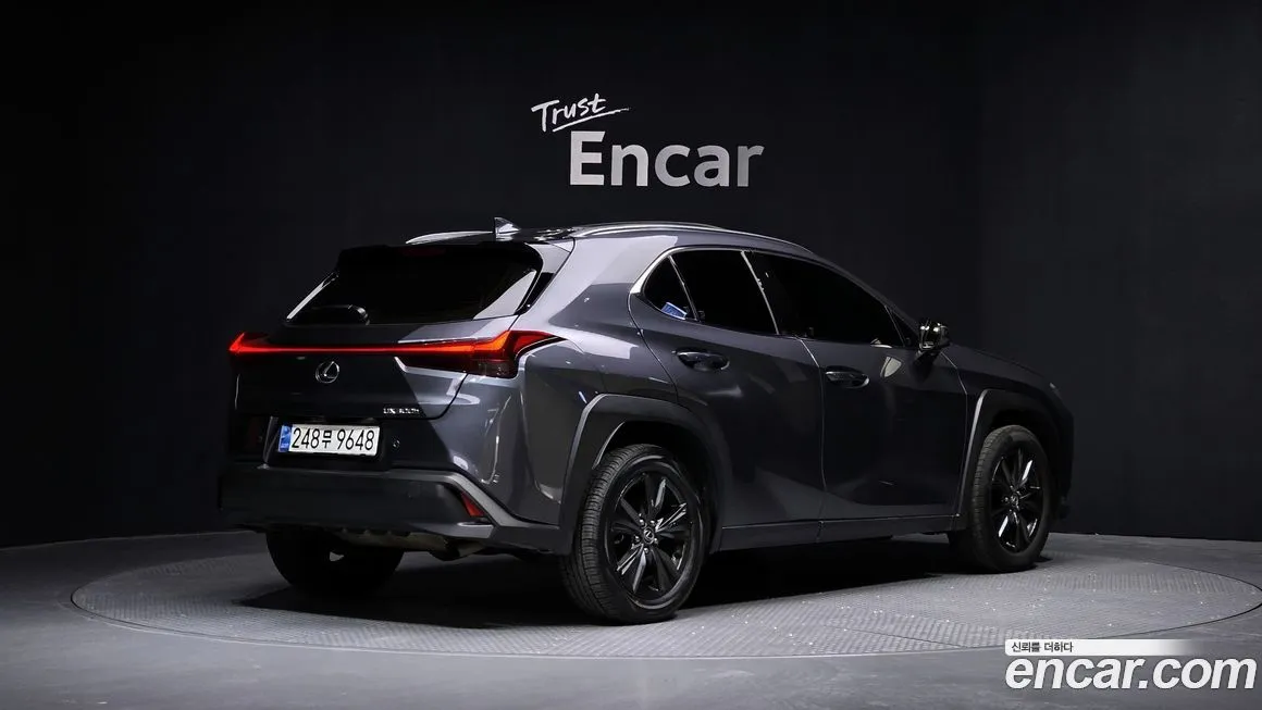 Lexus UX 2025 из KR, фото 2