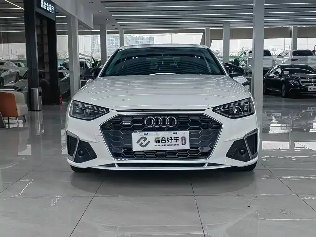 Audi A4L 2021 из CN, фото 8