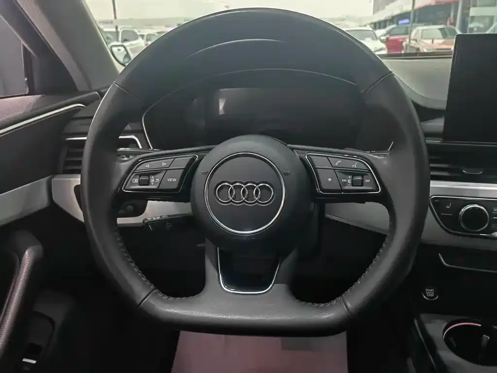 Audi A4L 2021 из CN, фото 3
