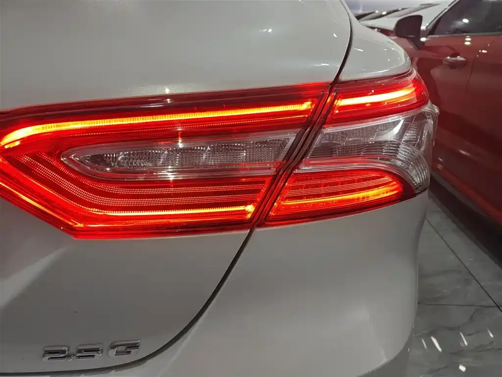 Toyota Camry 2021 из CN, фото 2