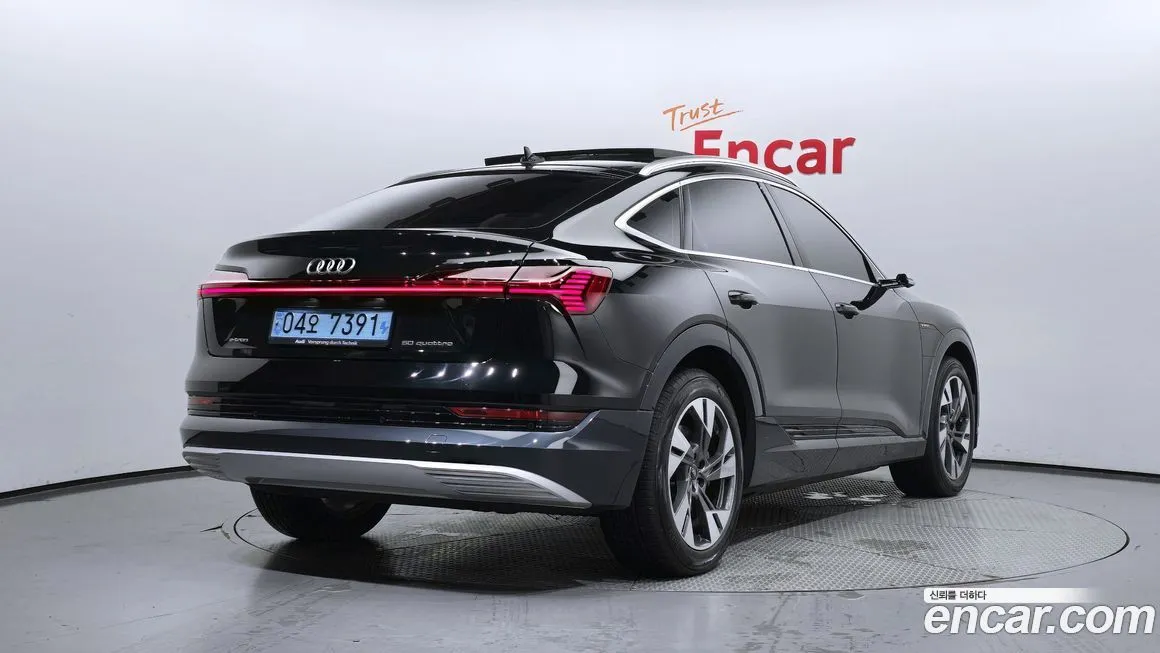 Audi e-tron 2022 из KR, фото 2