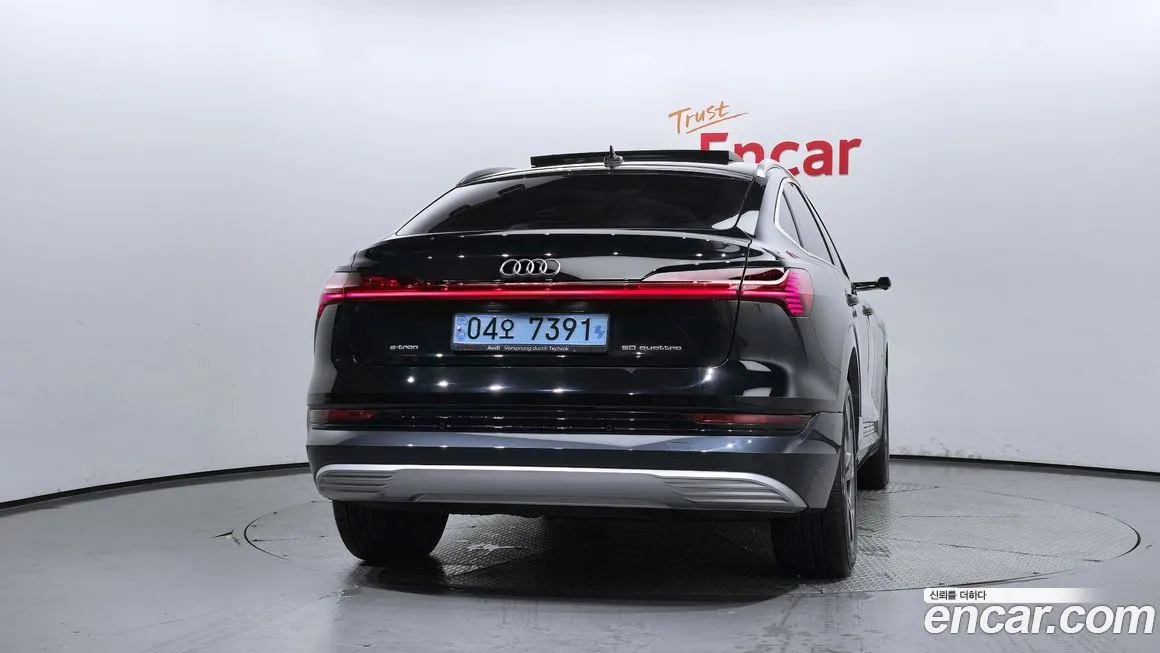 Audi e-tron 2022 из KR, фото 4
