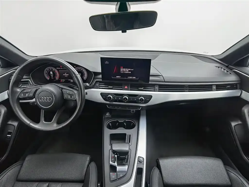 Audi A4L 2022 из CN, фото 5