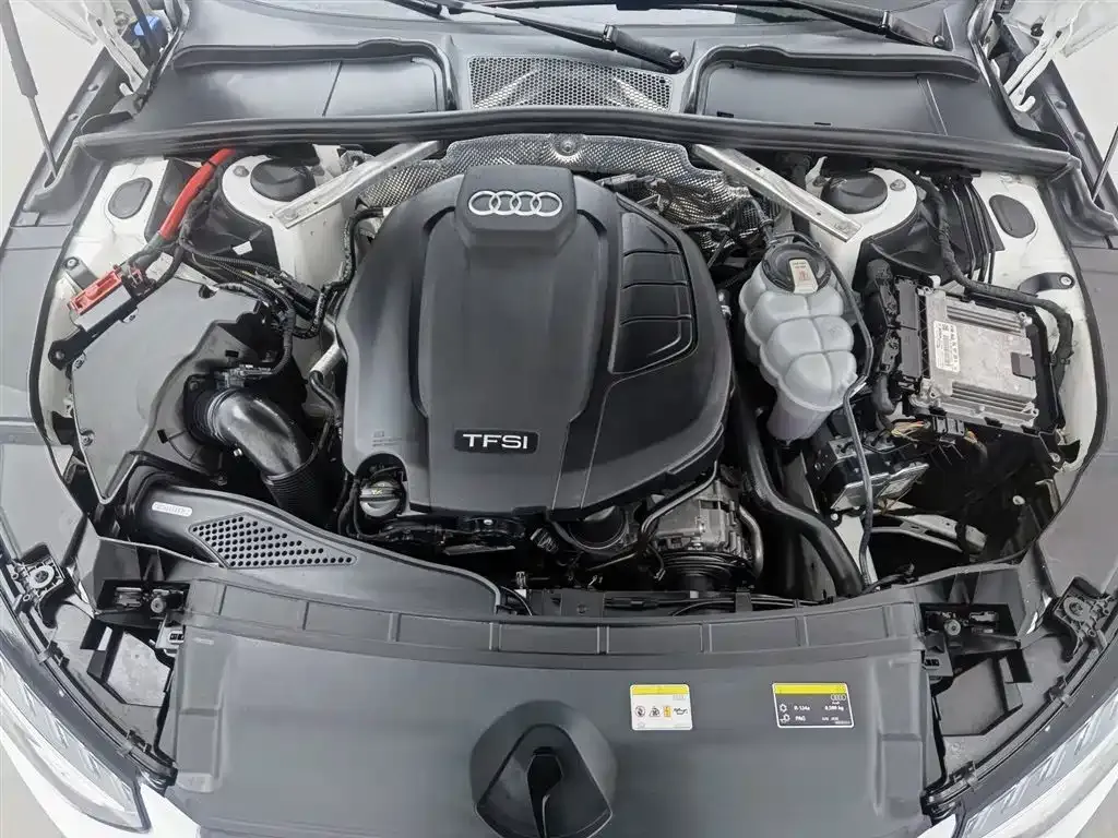 Audi A4L 2022 из CN, фото 10