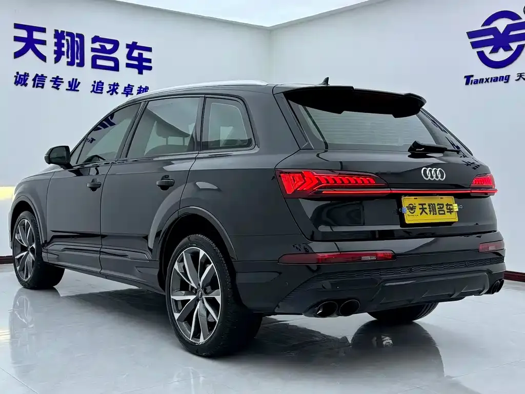Audi Q7 2022 из CN, фото 7