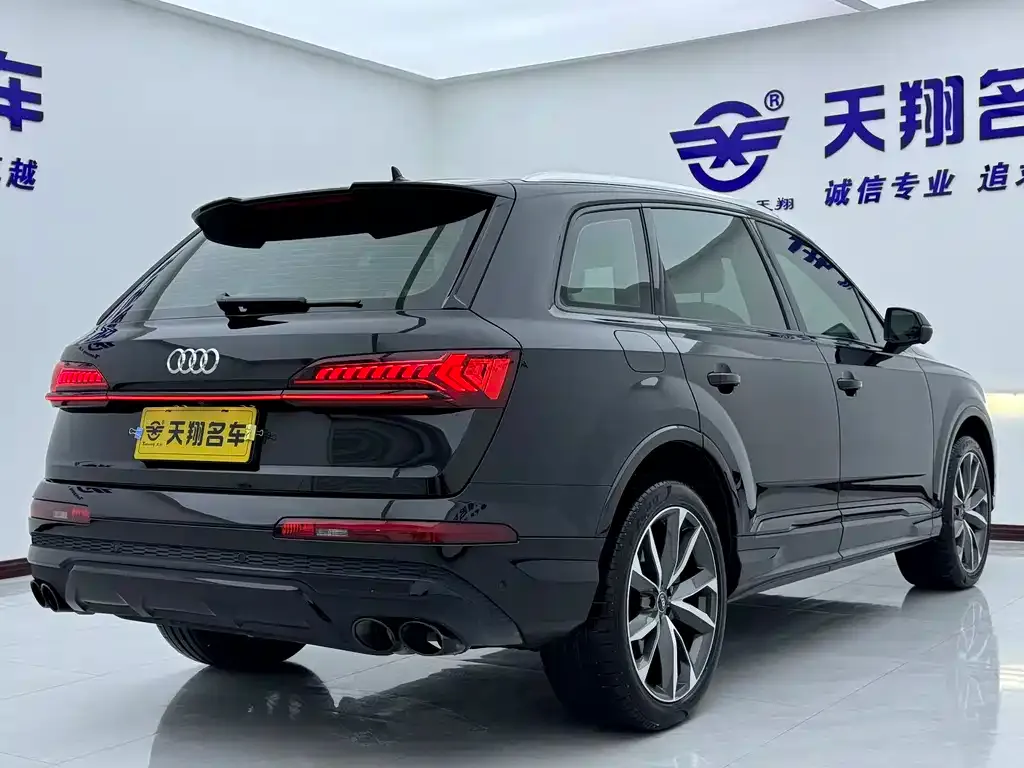 Audi Q7 2022 из CN, фото 2