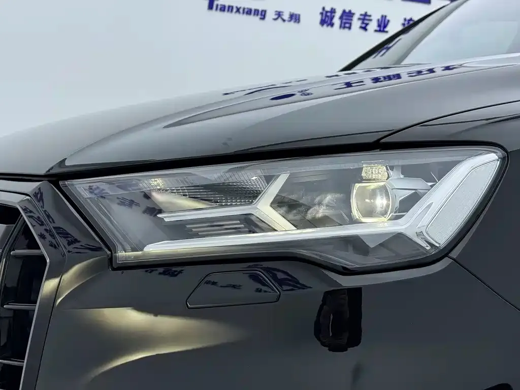 Audi Q7 2022 из CN, фото 9