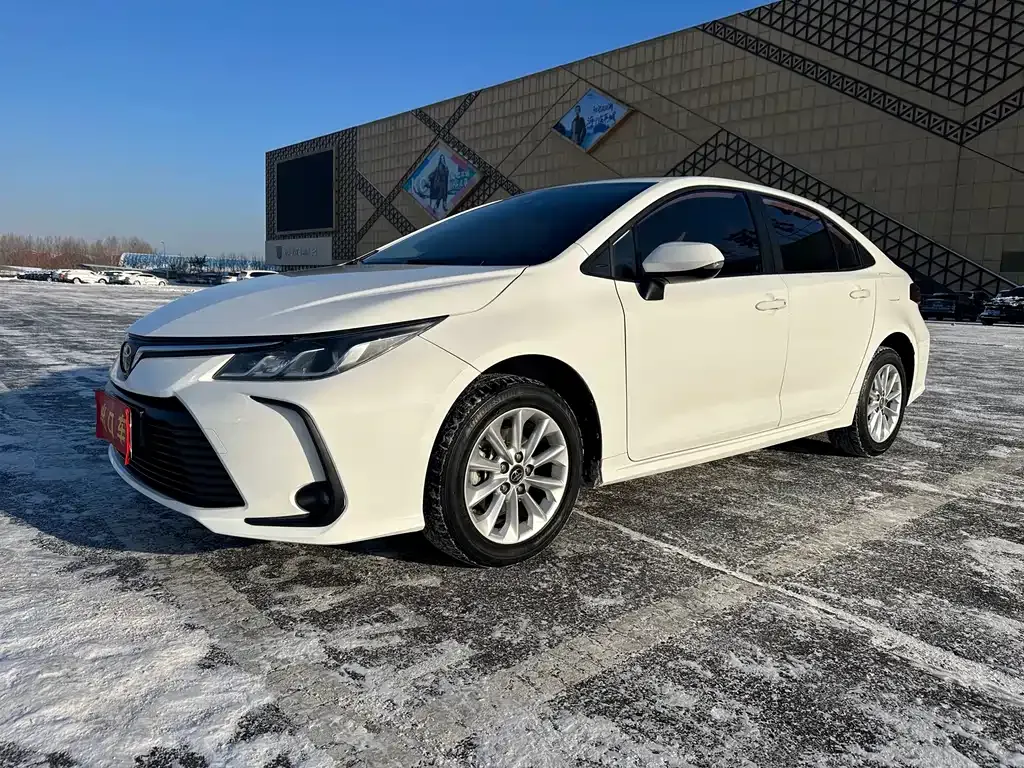 Toyota Corolla — фото 1
