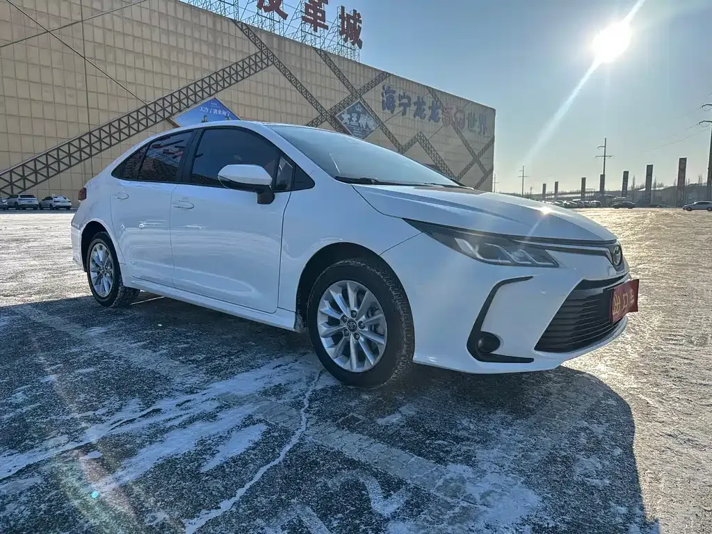 Toyota Corolla — фото 8