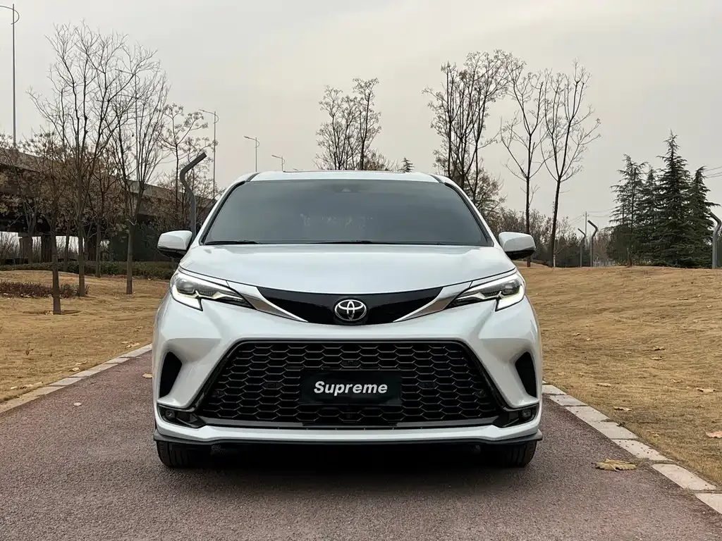 Toyota Granvia — фото 4