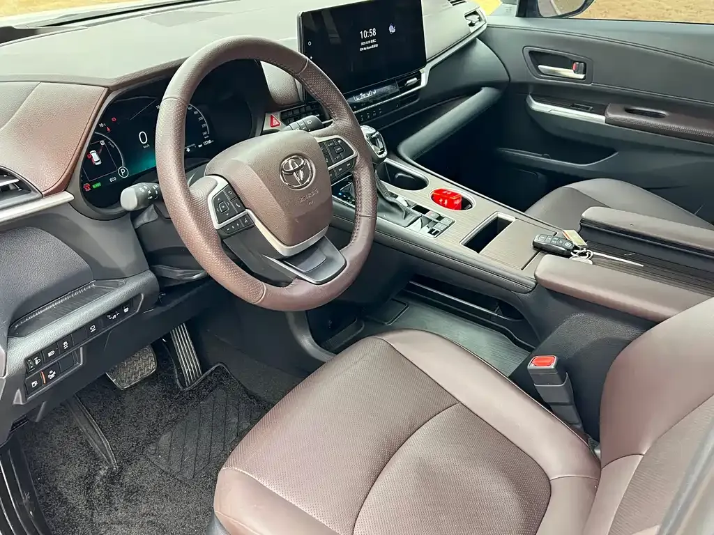 Toyota Granvia — фото 6