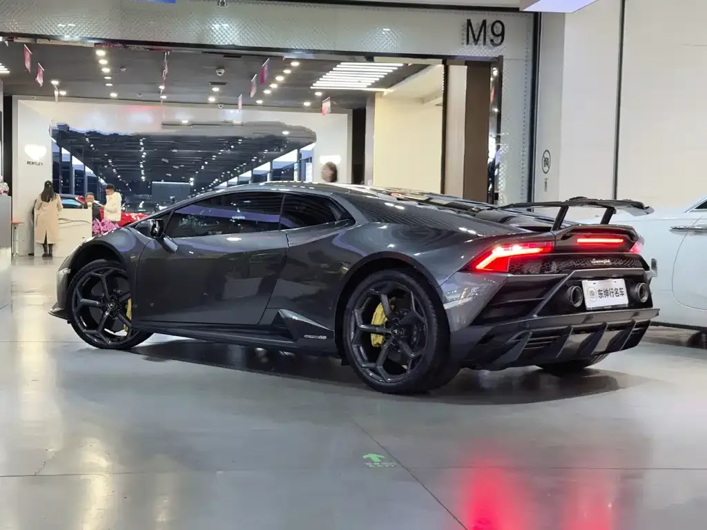 Lamborghini Huracan — фото 7