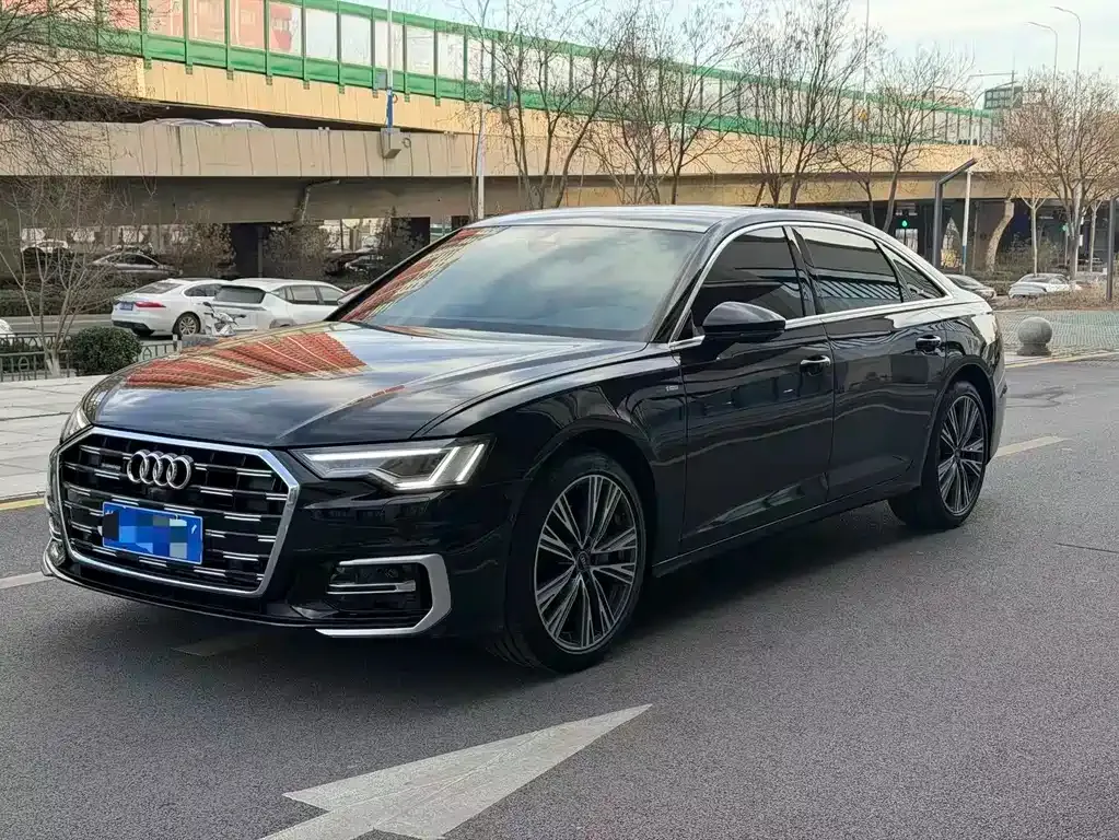 Audi A6L — фото 1
