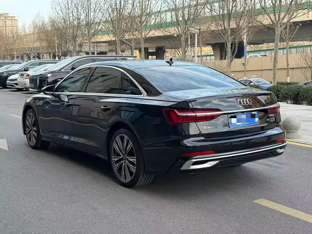 Audi A6L — фото 8