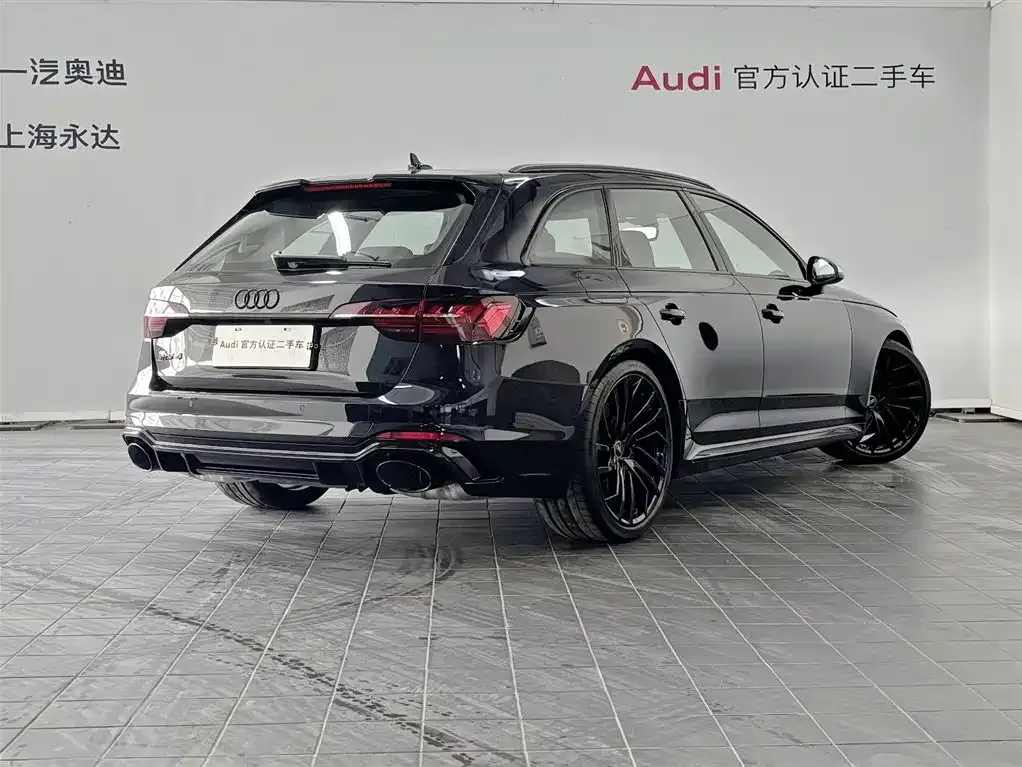 Audi RS 4 2024 из CN, фото 7
