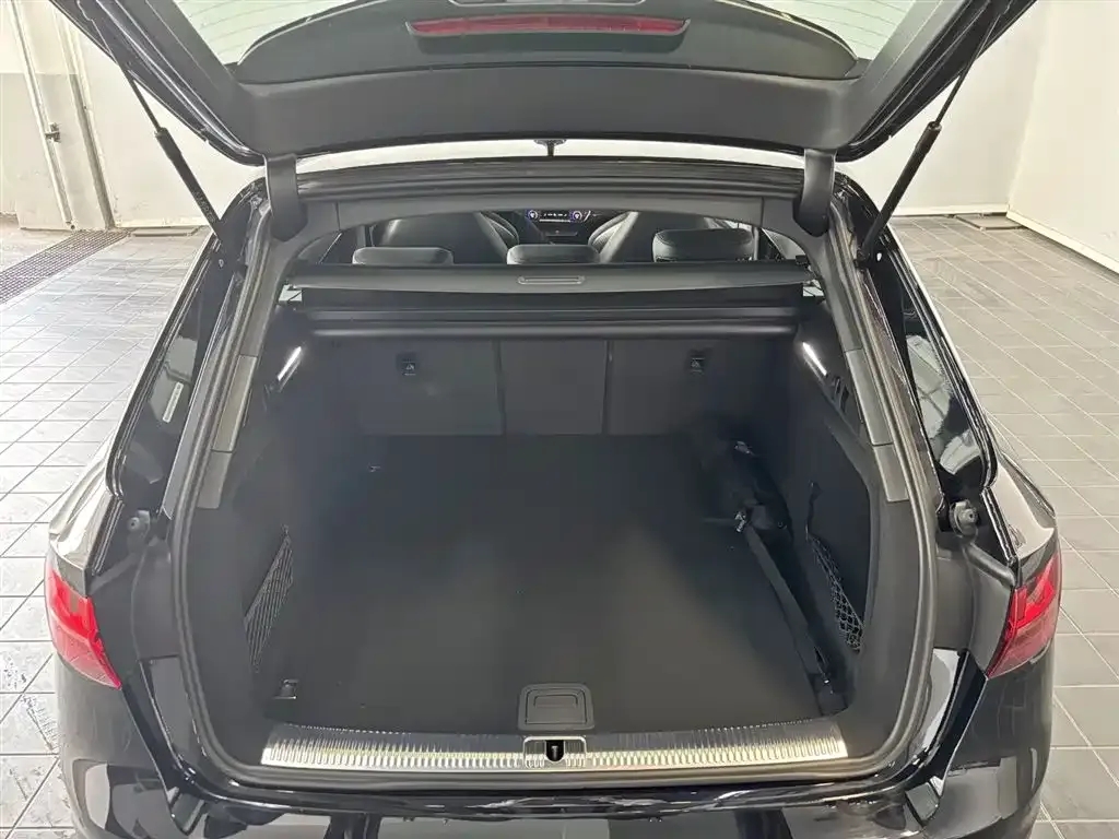 Audi RS 4 2024 из CN, фото 8