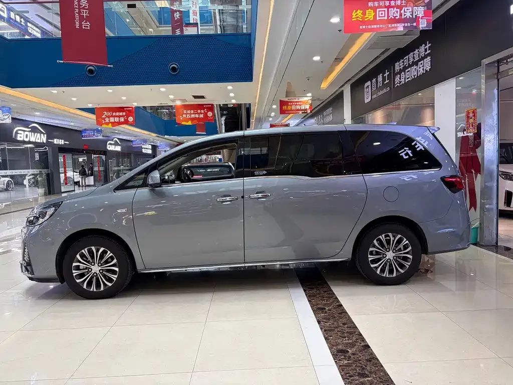 Buick GL8 2024 из CN, фото 2