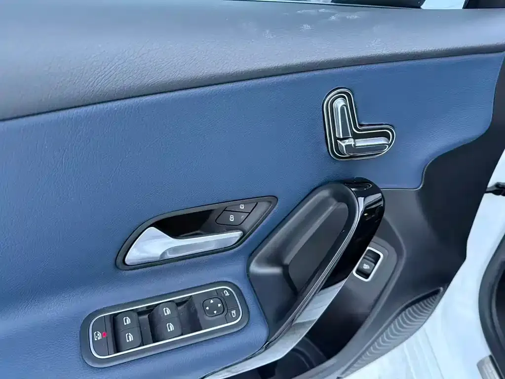 Mercedes-Benz A-Class 2023 из CN, фото 5