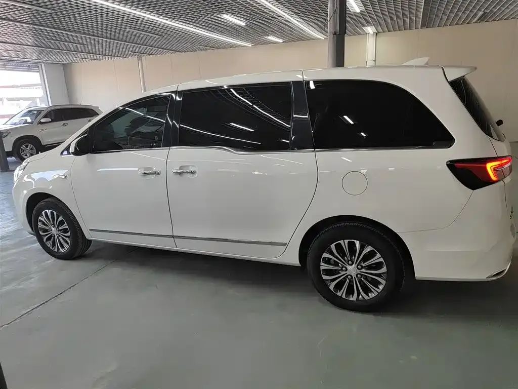 Buick GL8 2022 из CN, фото 6