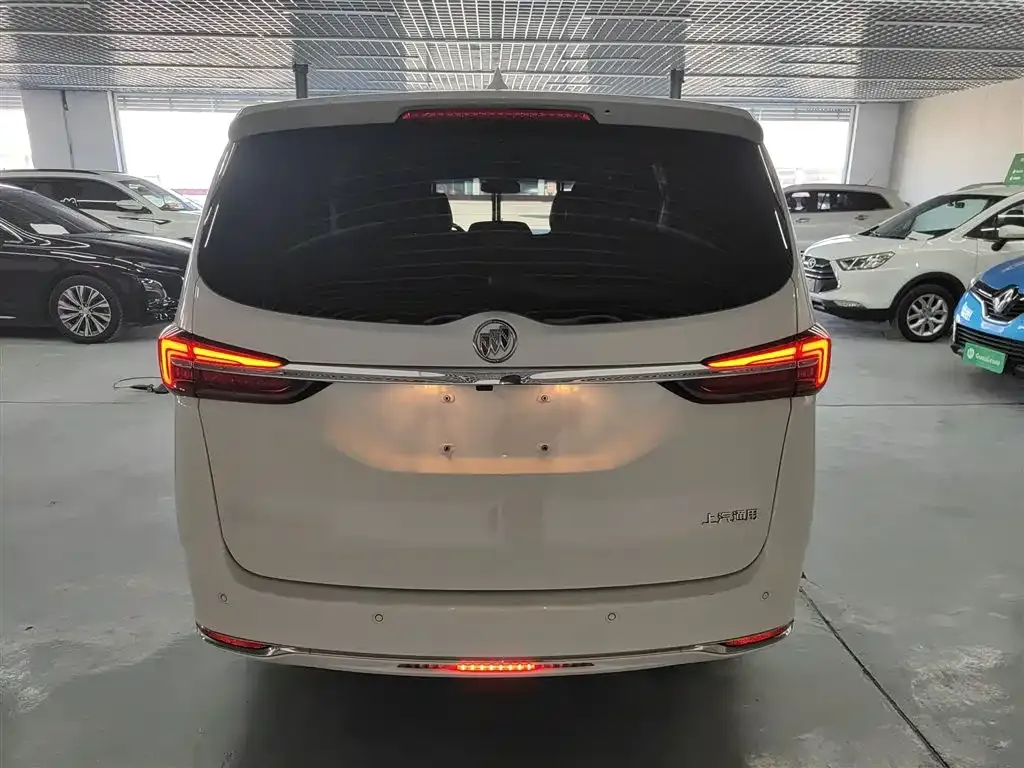 Buick GL8 2022 из CN, фото 9