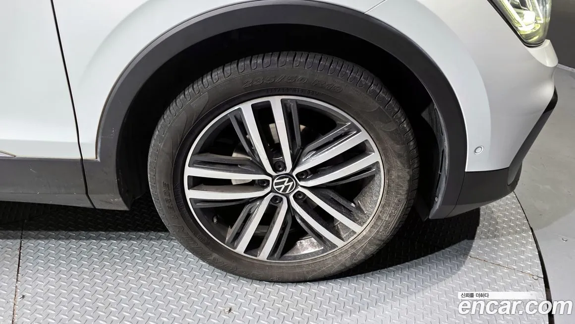 Volkswagen Tiguan — фото 5