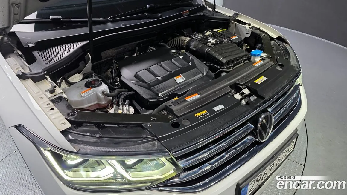 Volkswagen Tiguan — фото 6