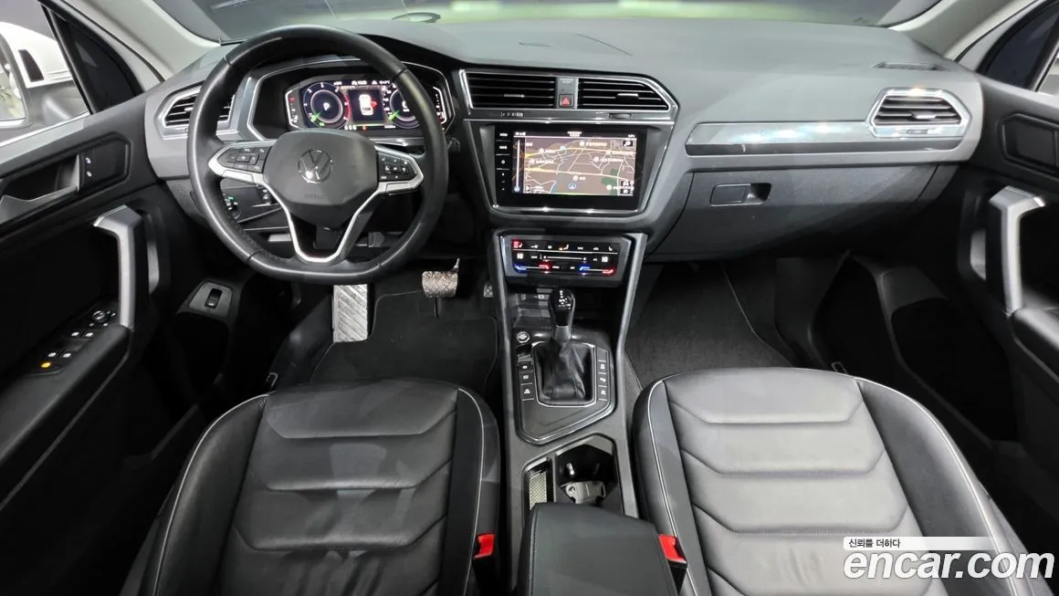 Volkswagen Tiguan — фото 7