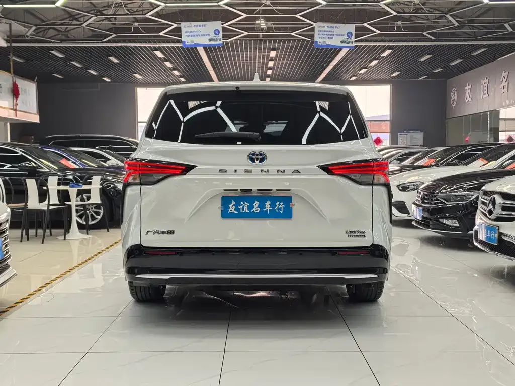 Toyota Sienna 2023 из CN, фото 4