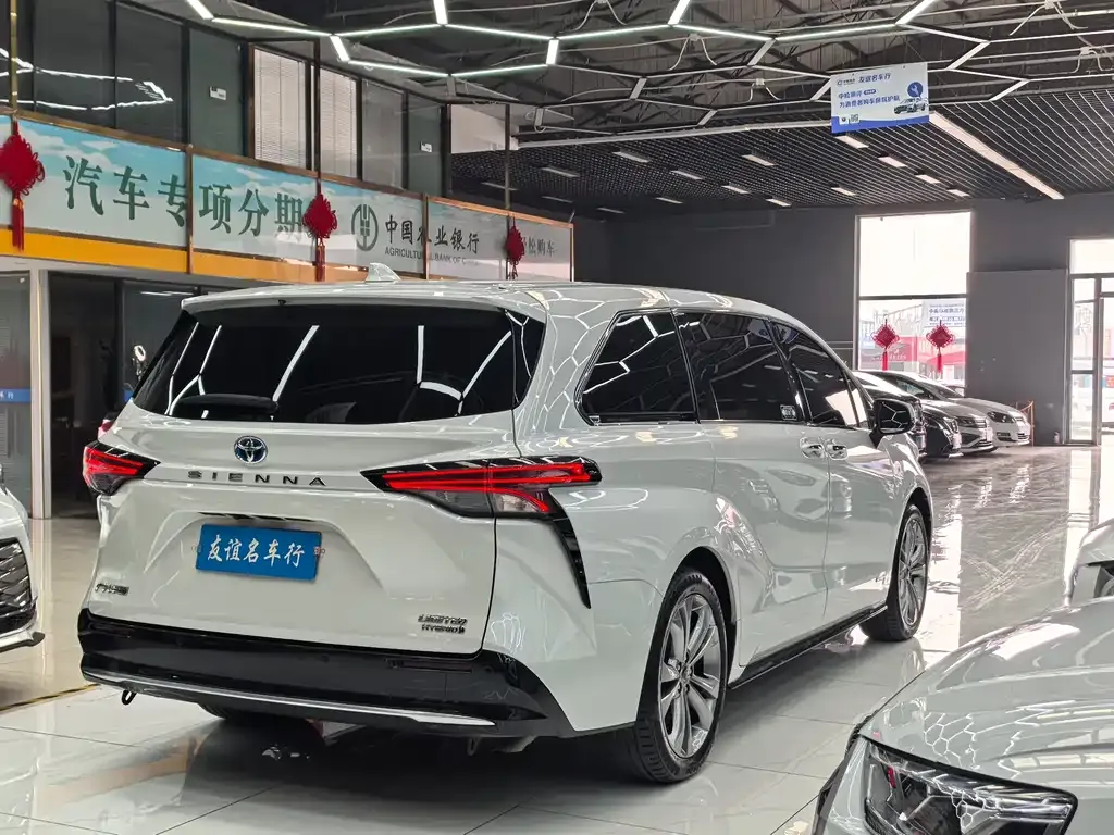 Toyota Sienna 2023 из CN, фото 10