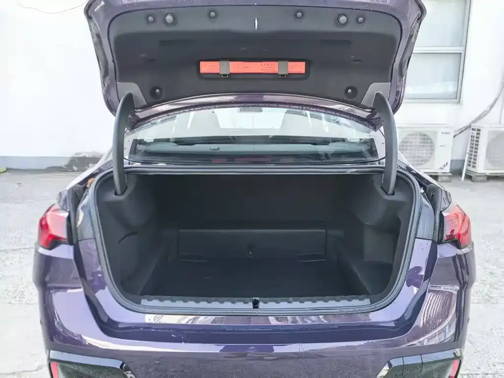 BMW M235L 2025 из CN, фото 6
