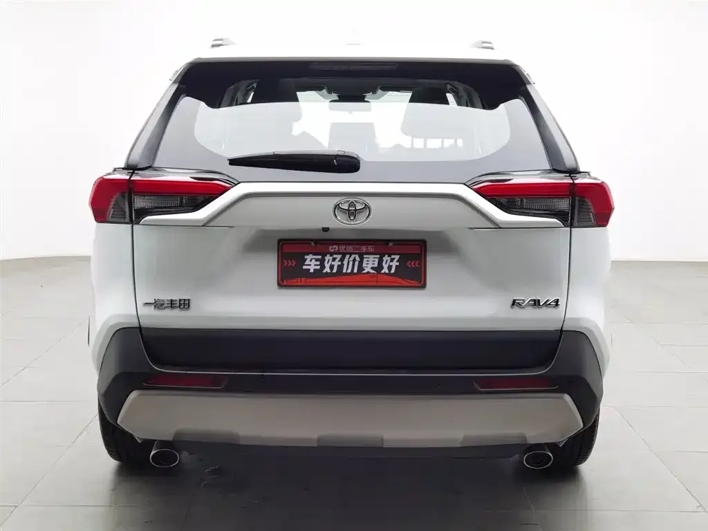 Toyota RAV4 — фото 8