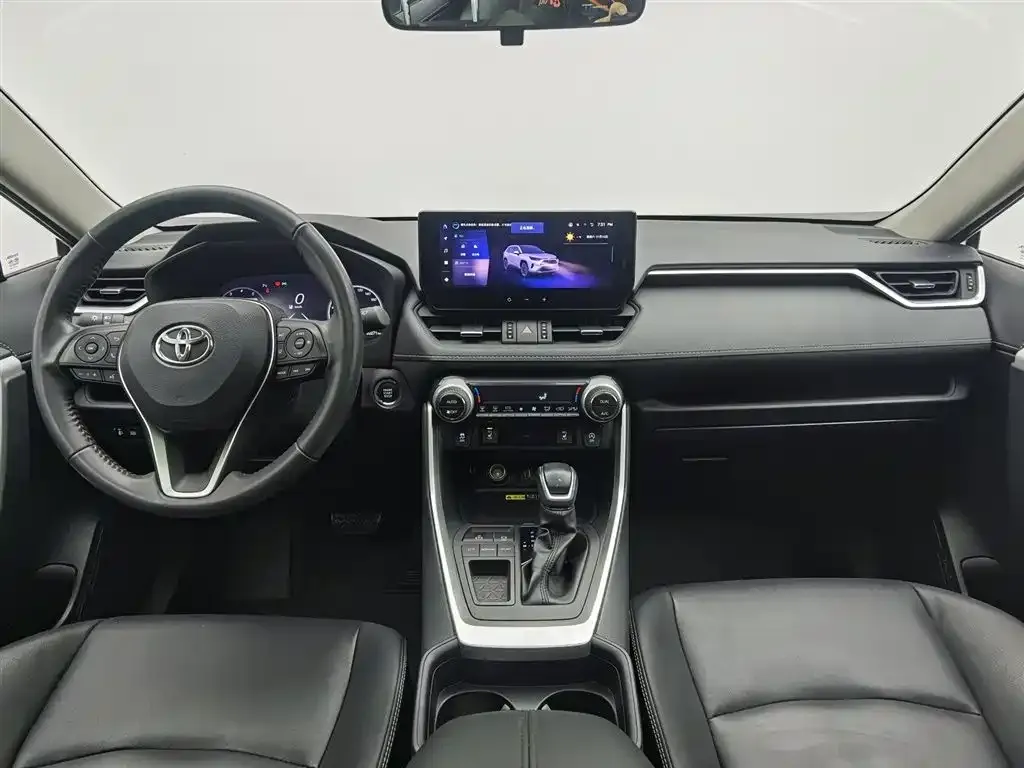 Toyota RAV4 — фото 9