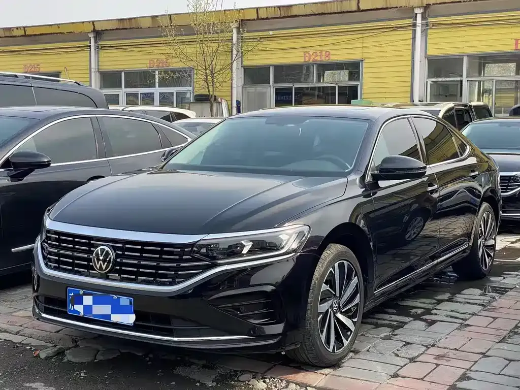 Volkswagen Passat — фото 1