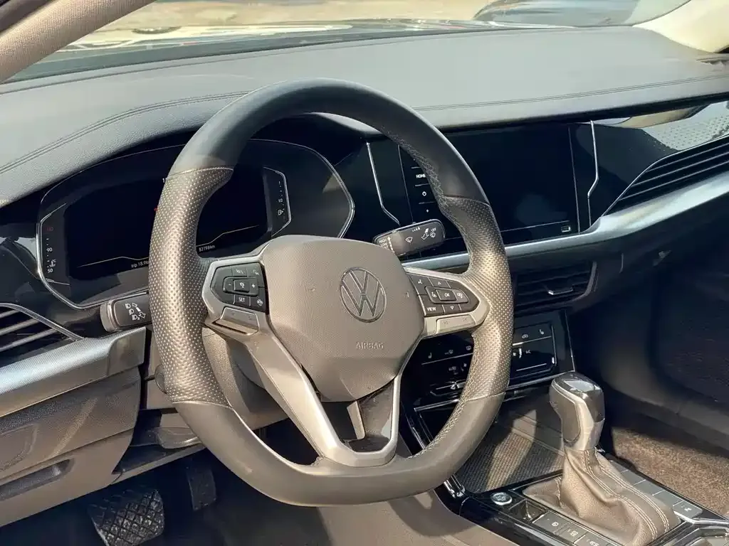 Volkswagen Passat — фото 8