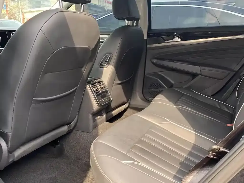 Volkswagen Passat — фото 3