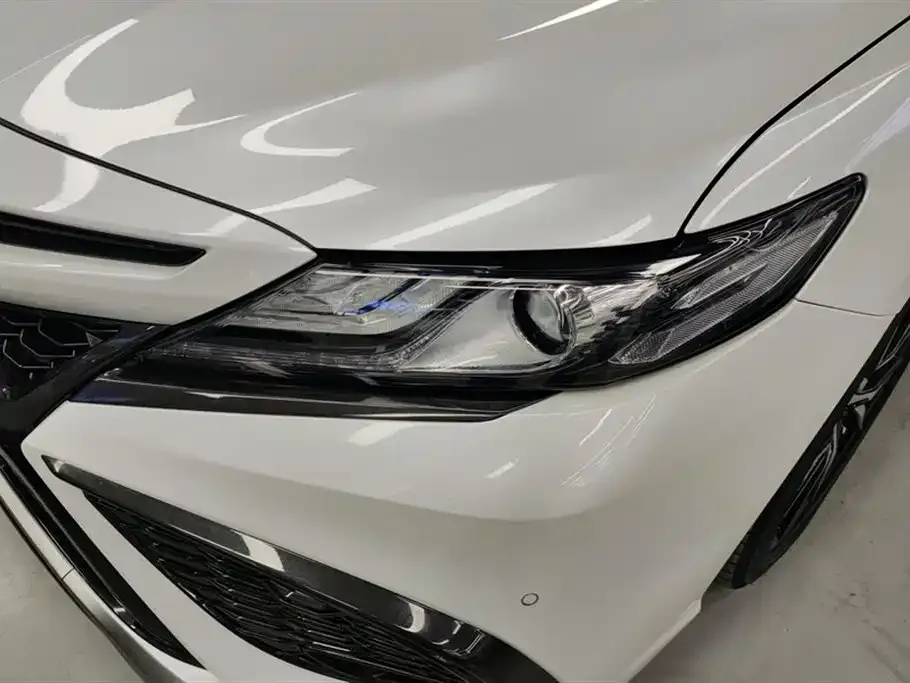 Toyota Camry — фото 7