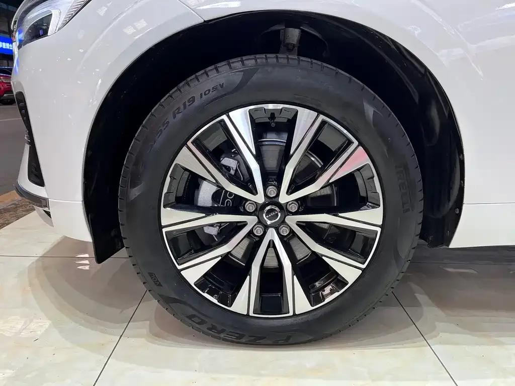 Volvo XC60 2023 из CN, фото 10