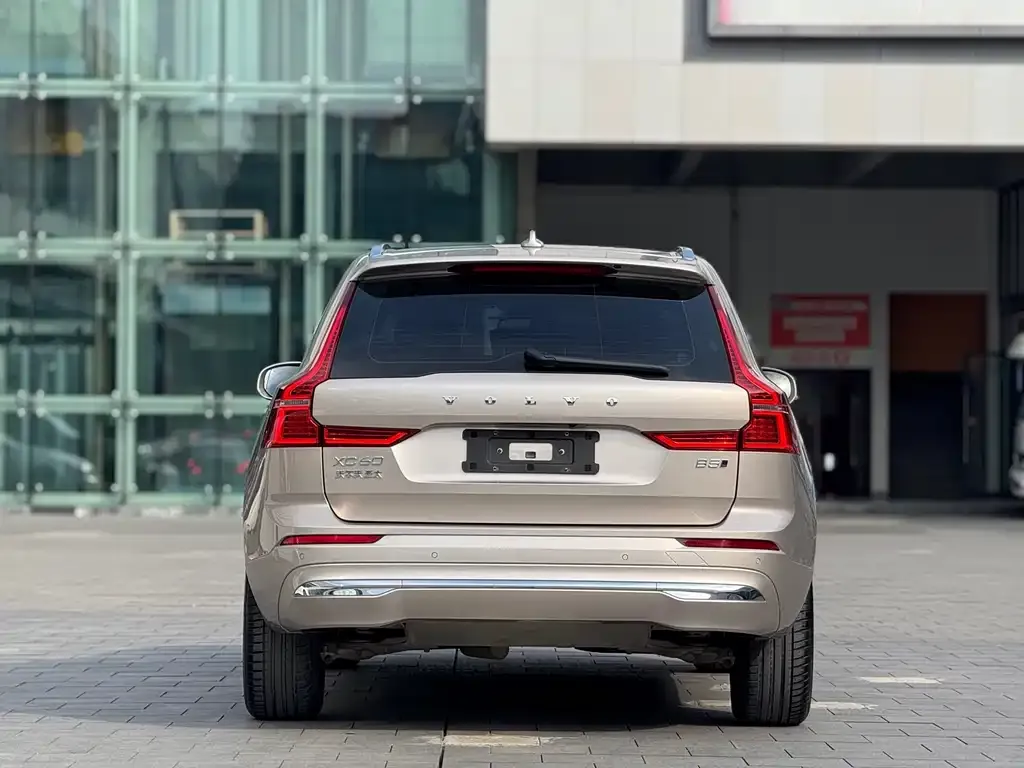 Volvo XC60 2023 из CN, фото 3