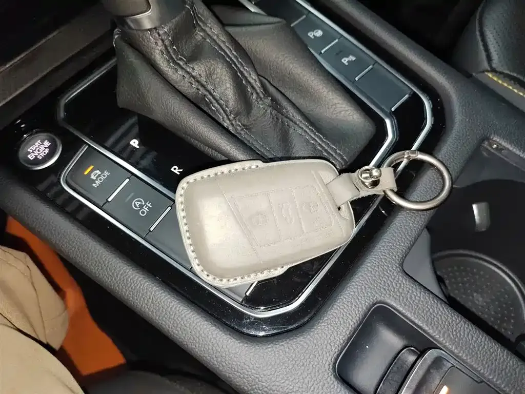 Volkswagen CC 2024 из CN, фото 9