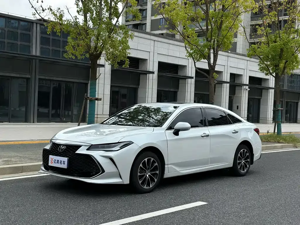 Toyota Avalon 2022 из CN, фото 1