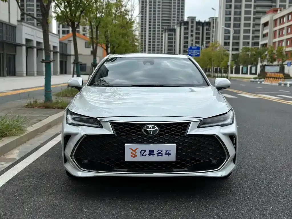 Toyota Avalon 2022 из CN, фото 2