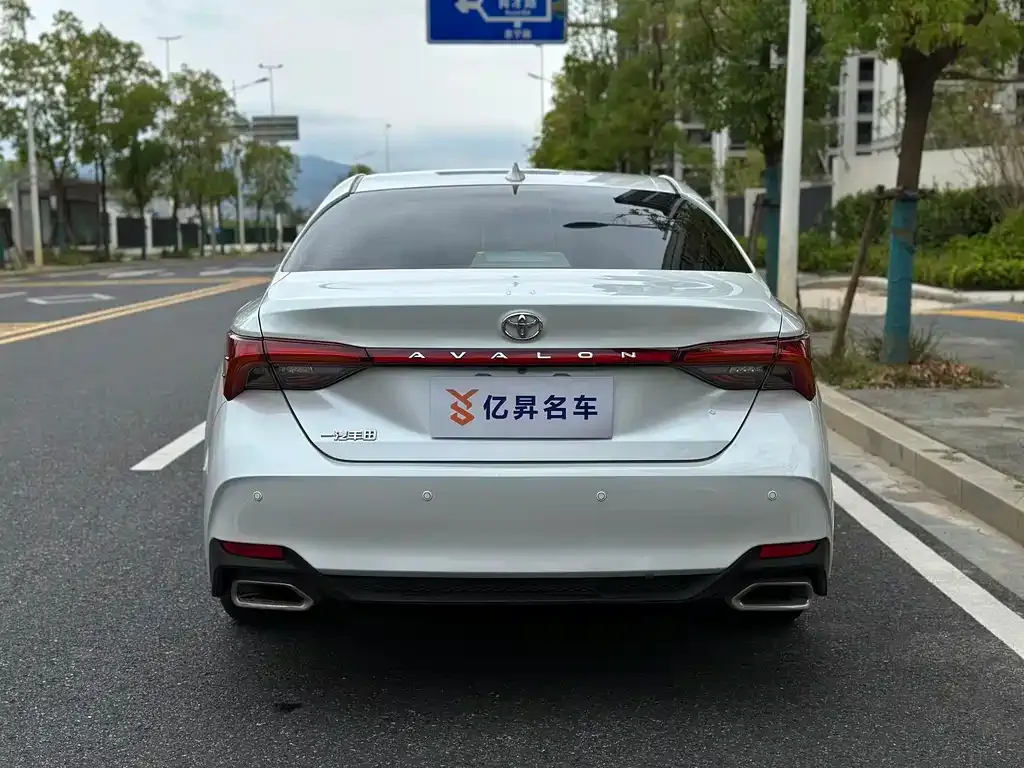 Toyota Avalon 2022 из CN, фото 8