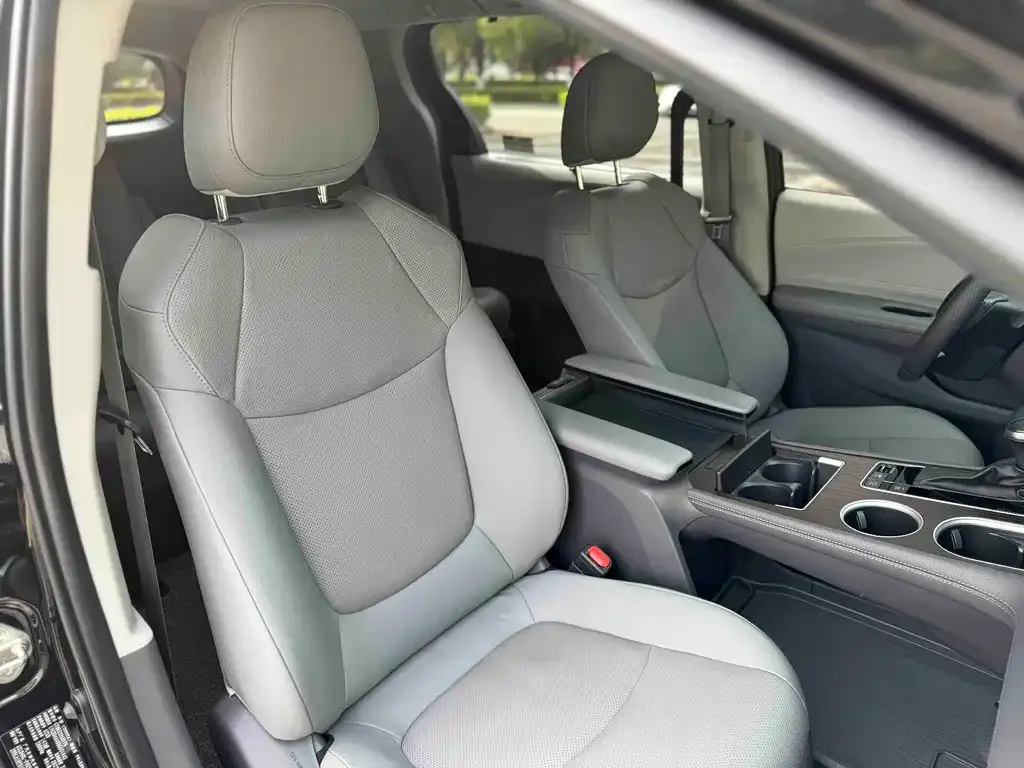 Toyota Sienna 2022 из CN, фото 7
