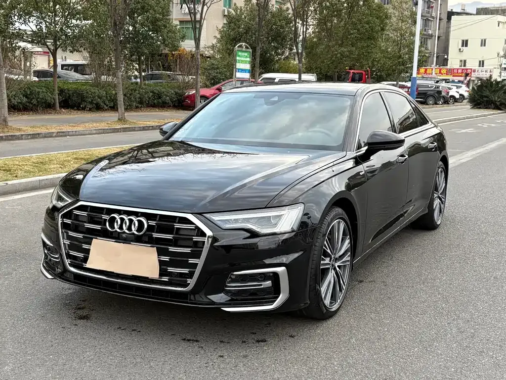 Audi A6L — фото 1