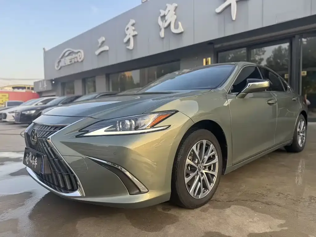 Lexus ES 2023 из CN, фото 1