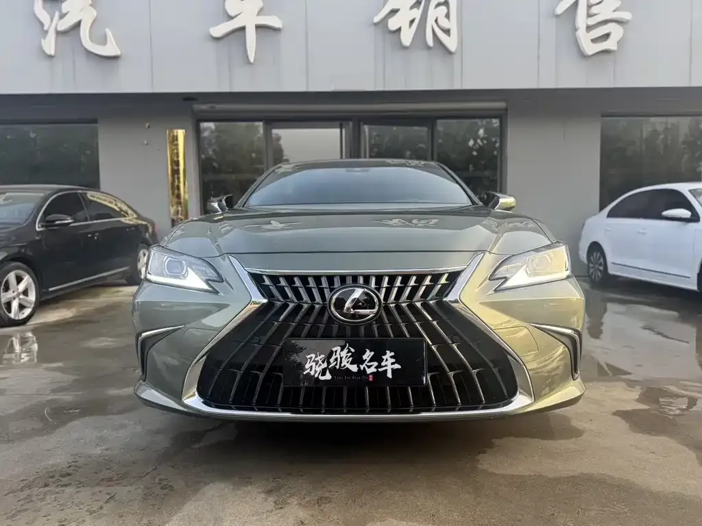 Lexus ES 2023 из CN, фото 2