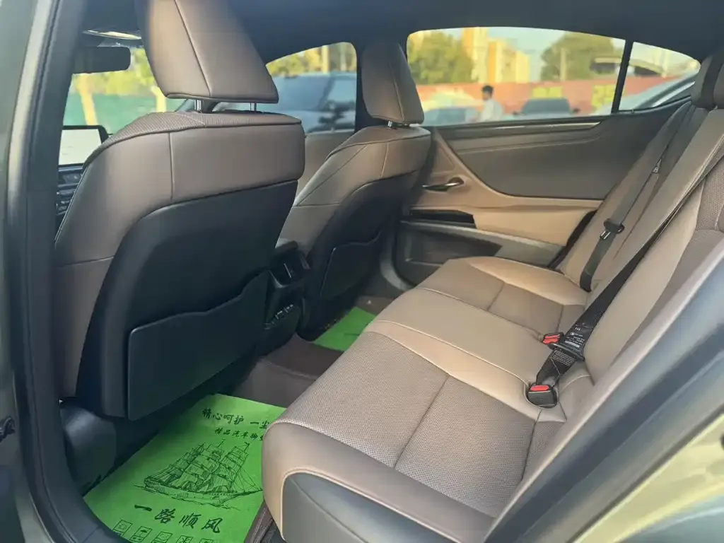 Lexus ES 2023 из CN, фото 4