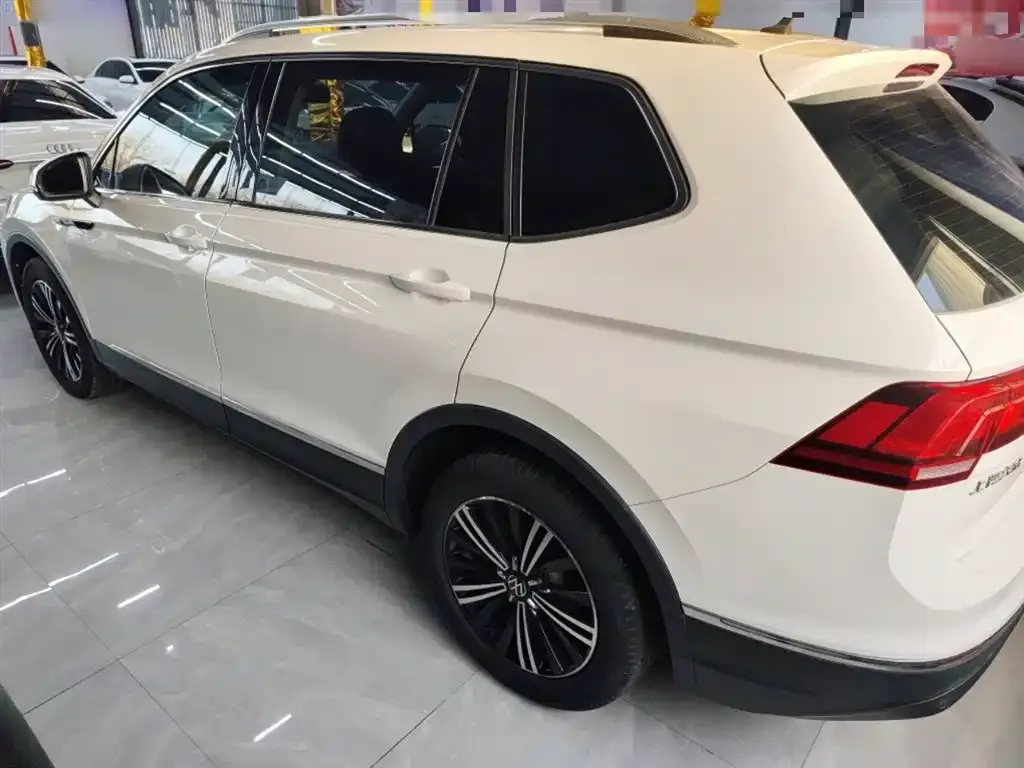Volkswagen Tiguan L 2021 из CN, фото 5