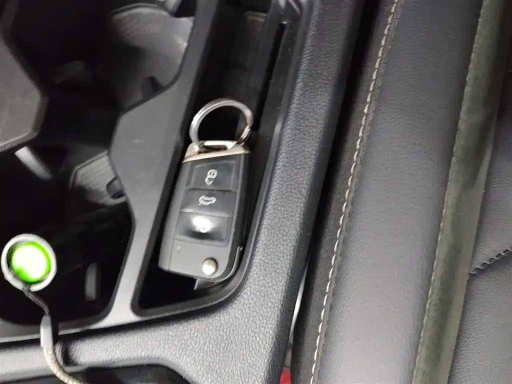 Volkswagen Tiguan L 2021 из CN, фото 9