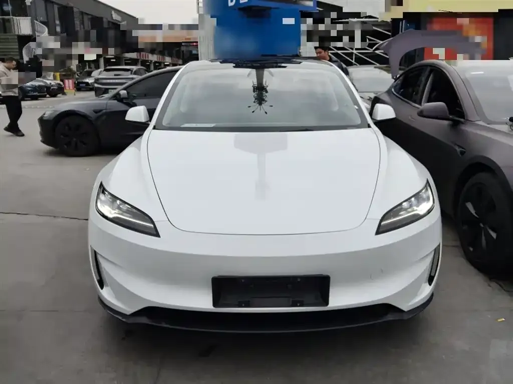 Tesla Model 3 — фото 3